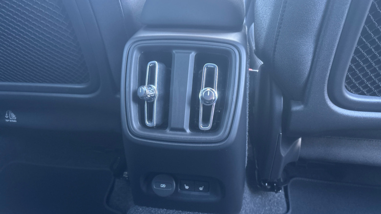 Volvo C40 300kW Recharge Twin Plus 82kWh 5dr AWD Auto Electric Estate